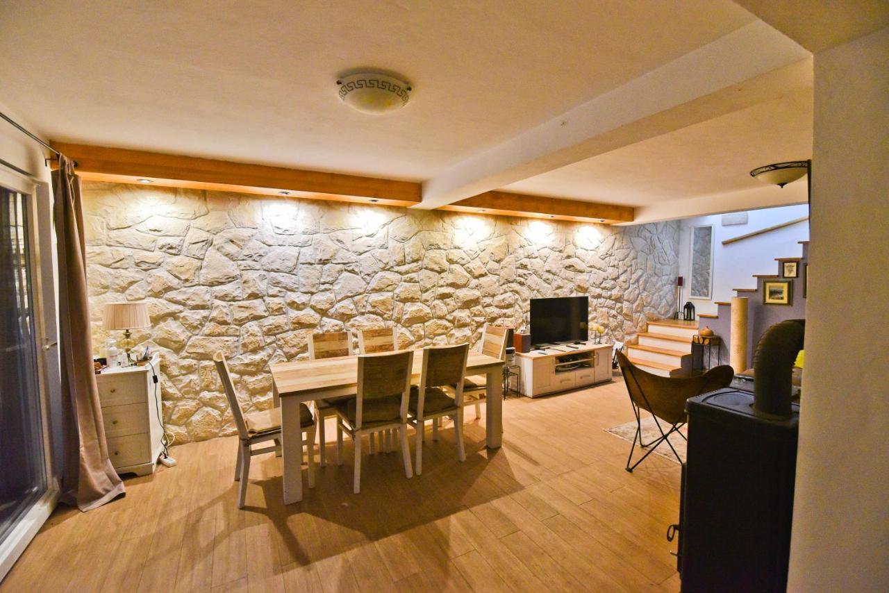 Holiday Home Taras Smilcic Exterior foto
