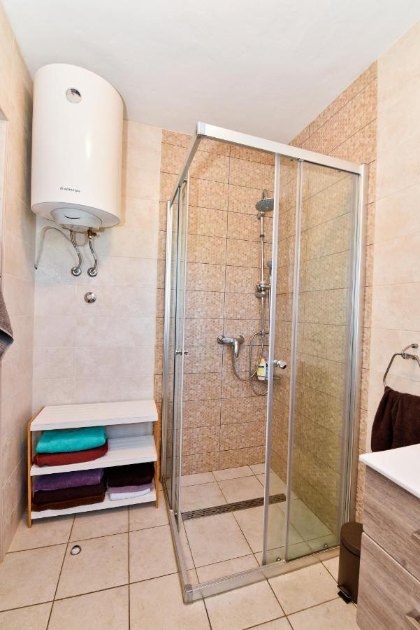 Holiday Home Taras Smilcic Exterior foto